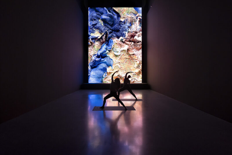 Refik Anadol, Machine Hallucinations B, 2021, Foto: Anne Orthen