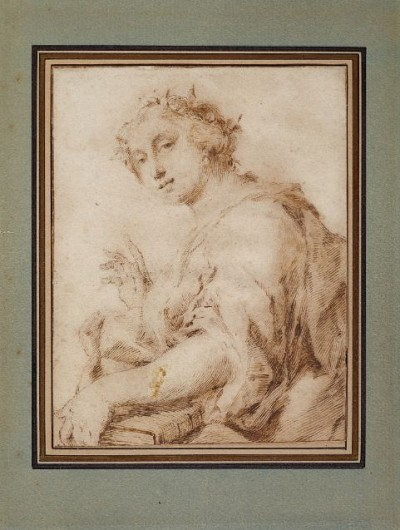 Rosalba Carriera (1675–1757) | Porträt einer jungen Frau als Muse mit Lorbeerkranz und einem Buch, o.J., Feder in Braun auf Bütten, 16,8 x 12,8 cm
