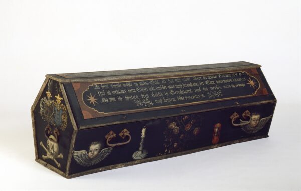 Sarg (Ernestine Friderica von Stockhausen), 1766Holz (Eiche), Metall (Eisen), gebeizt, bemalt, 71 x 77 x 198 cm, Foto: © Museum für Sepulkralkultur, Frank Hellwig