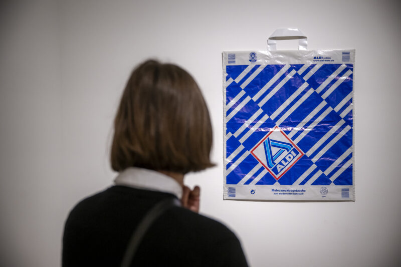 Günter Fruhtrunk, Aldi Tüte Plastik, Entwurf 1970, Kunstpalast, Düsseldorf, Foto: Andreas Endermann