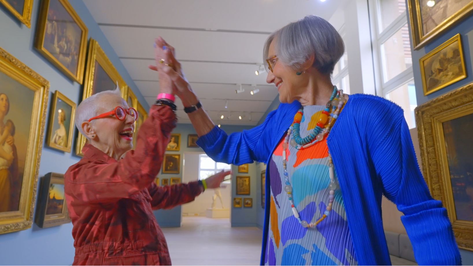 Explore the new Kunstpalast with Antje and Gisela.