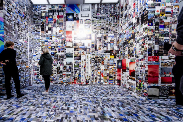 Einblick in die Ausstellung Size Matters. Grösse in der Fotografie, Foto: Anne Orthen