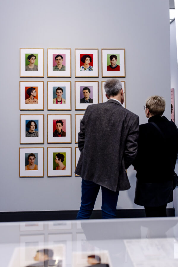 Einblick in die Ausstellung Size Matters. Grösse in der Fotografie_Foto Anne Orthen