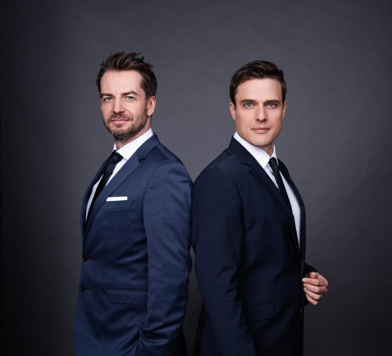 Alexander Stevens und Constantin Schreiber, © Saskia Allers