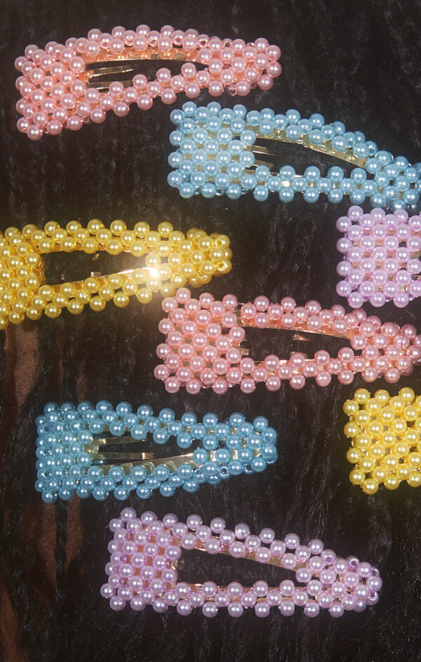 Rebecca Racine Ramershoven, Pearls, 2022, Tintenstrahldruck, Kunstpalast, Düsseldorf © Rebecca Racine Ramershoven