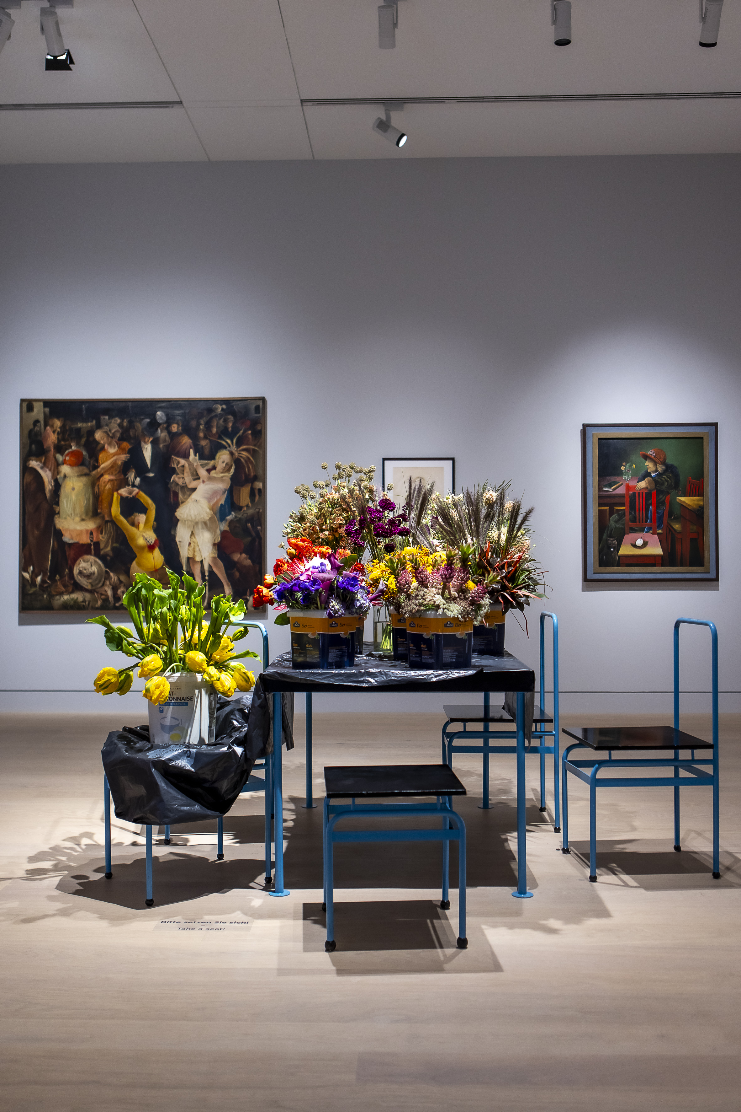 Nymph Flowers mit dem Werk Eine andere Präsentation an der Essgruppe J.J.P. Oud, Foto: Anne Orthen