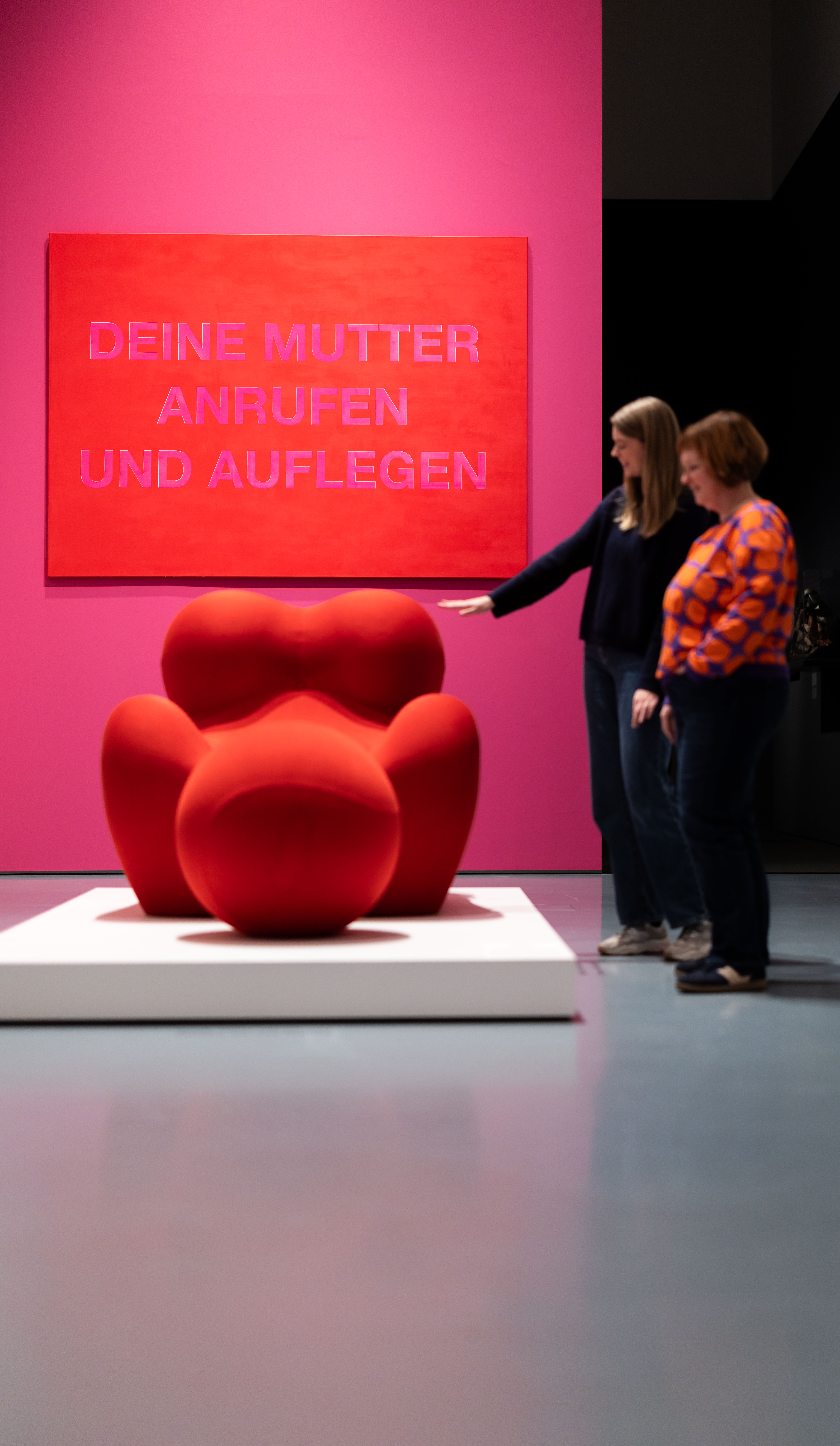 Einblick in die Ausstellung MAMA. Von Maria bis Merkel, Foto: © Lars Heidrich