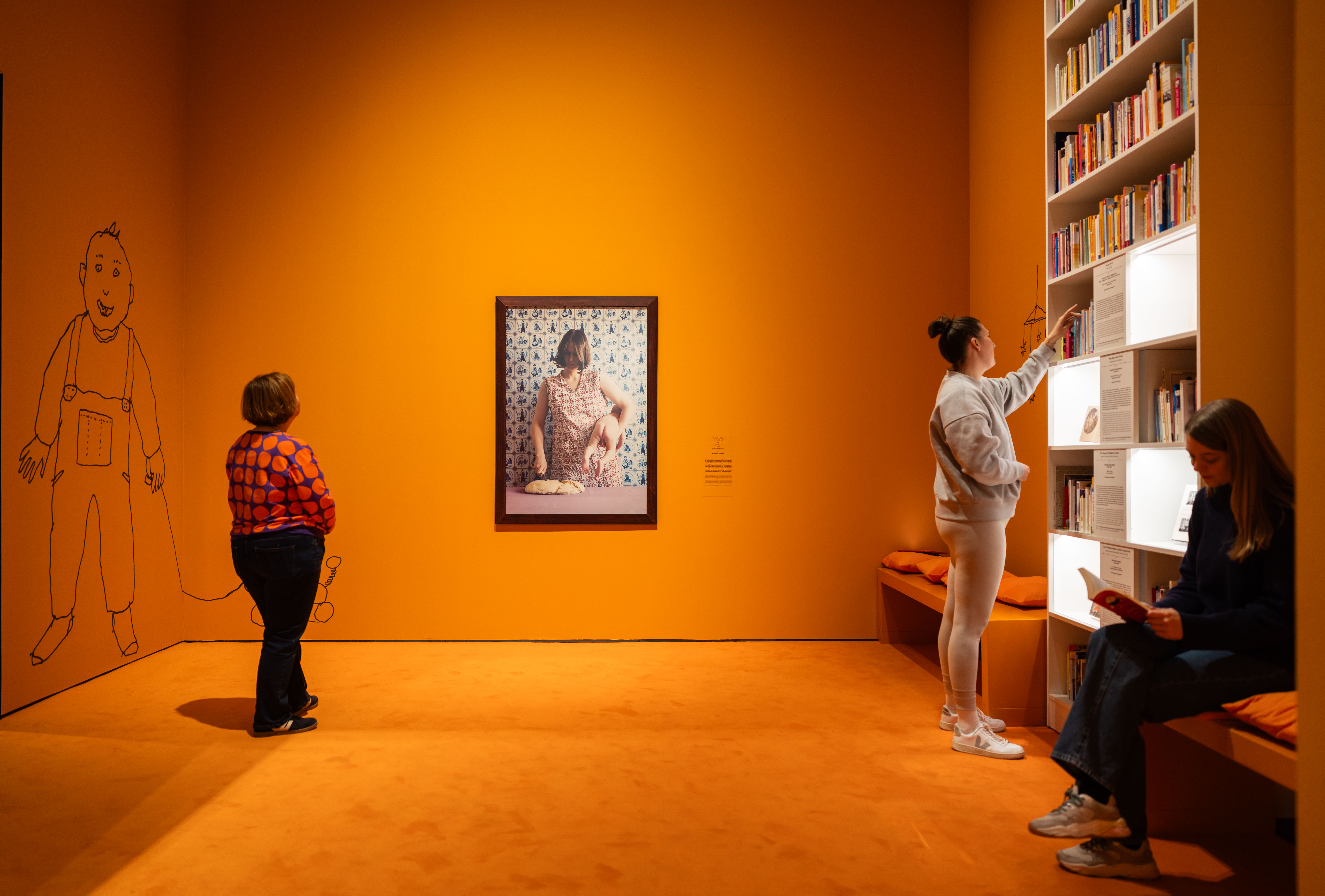 Einblick in die Ausstellung MAMA. Von Maria bis Merkel, Foto: © Lars Heidrich