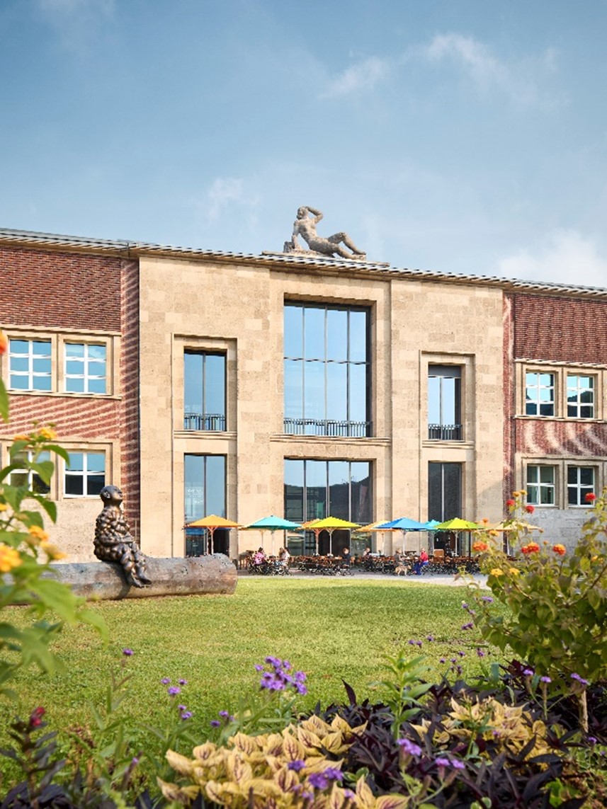 Blick auf das TEEKANNE-Belvedere von außen