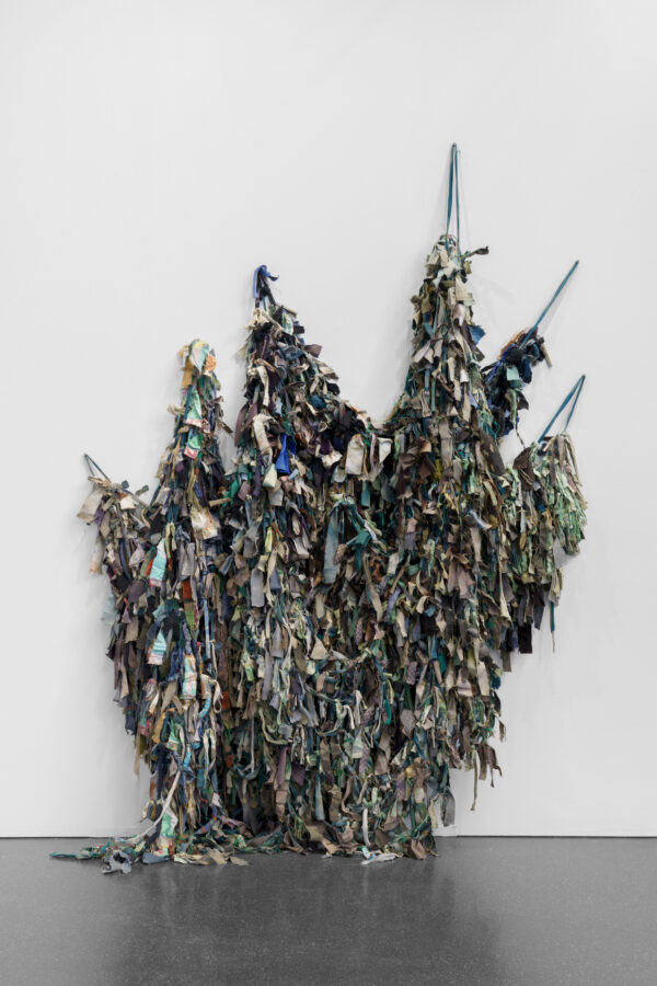 Fabian Knecht, Lachen ist verdächtig, 2026, Textile, 248 x 176 cm, Couretsy the artist and alexander levy, Berlin