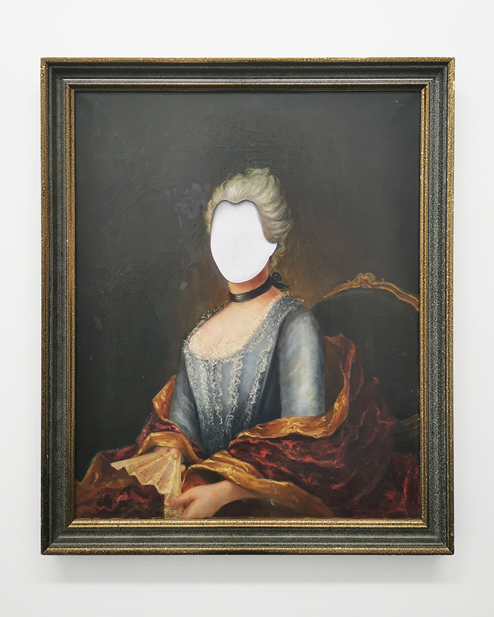 Hans-Peter Feldmann, Frau ohne Gesicht, 2014, Ölgemälde, übermalt, 90 x 74 cm, courtesy Konrad Fischer Galerie, © VG Bild-Kunst, Bonn 2025
