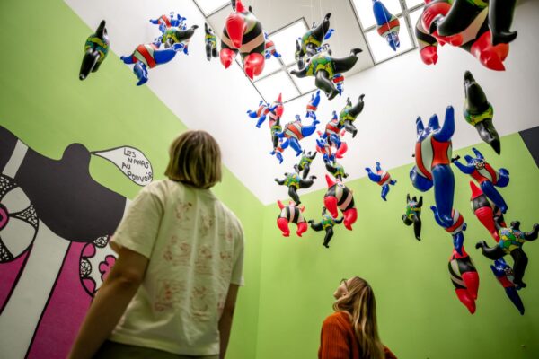 Blick in die Ausstellung „Niki de Saint Phalle. Dream Machine“, Foto: Andreas Endermann