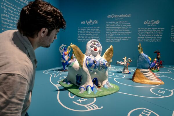 Blick in die Ausstellung „Niki de Saint Phalle. Dream Machine“, Foto: Andreas Endermann